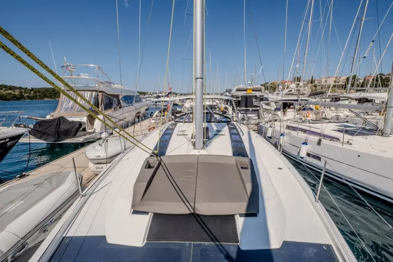 Nada, Dufour 48