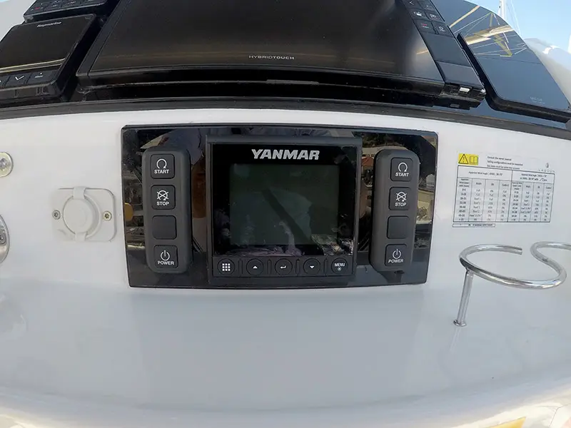 Tom Cat, Lagoon 40
