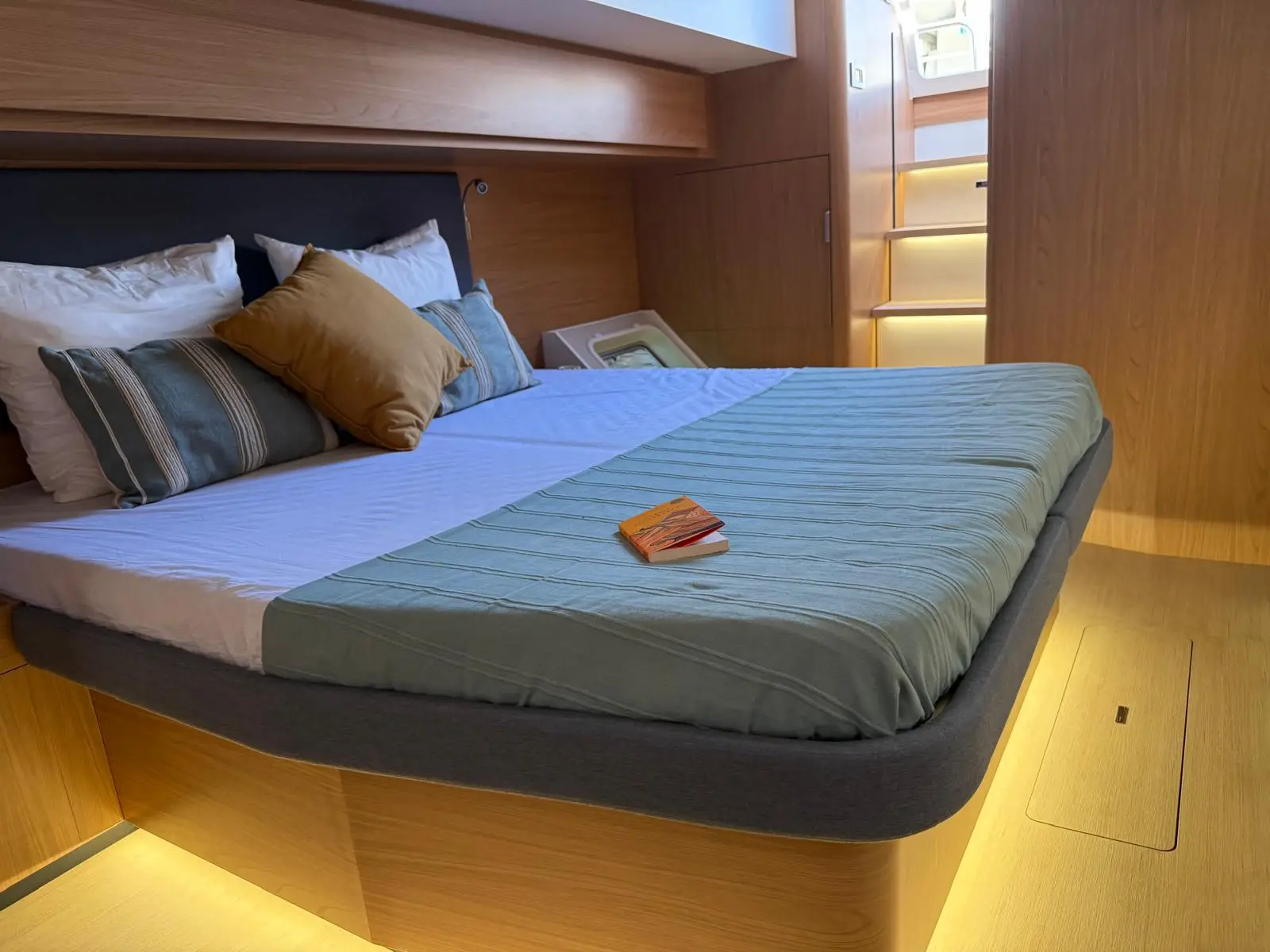 Infinity, Interior image