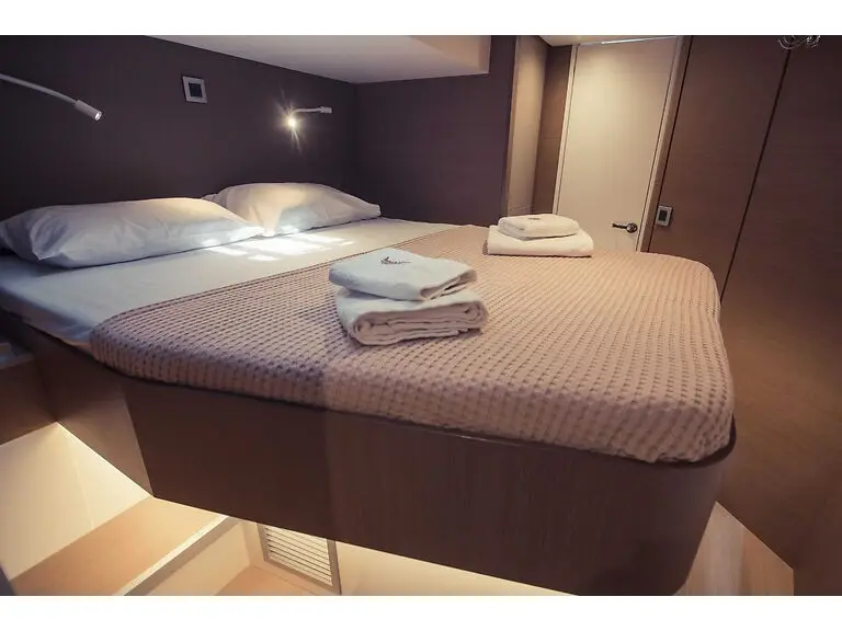 Stelina, Interior image