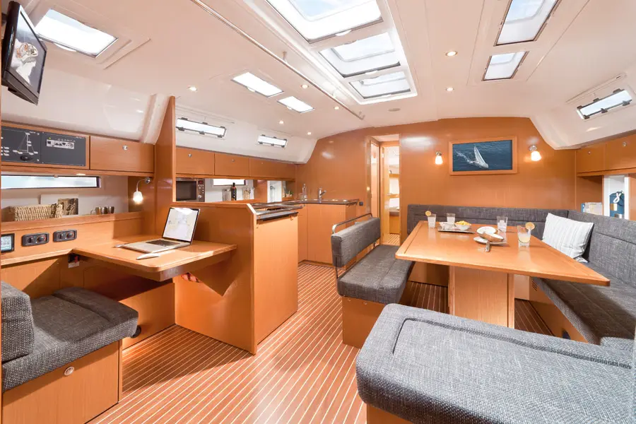 Rossini, Interior image