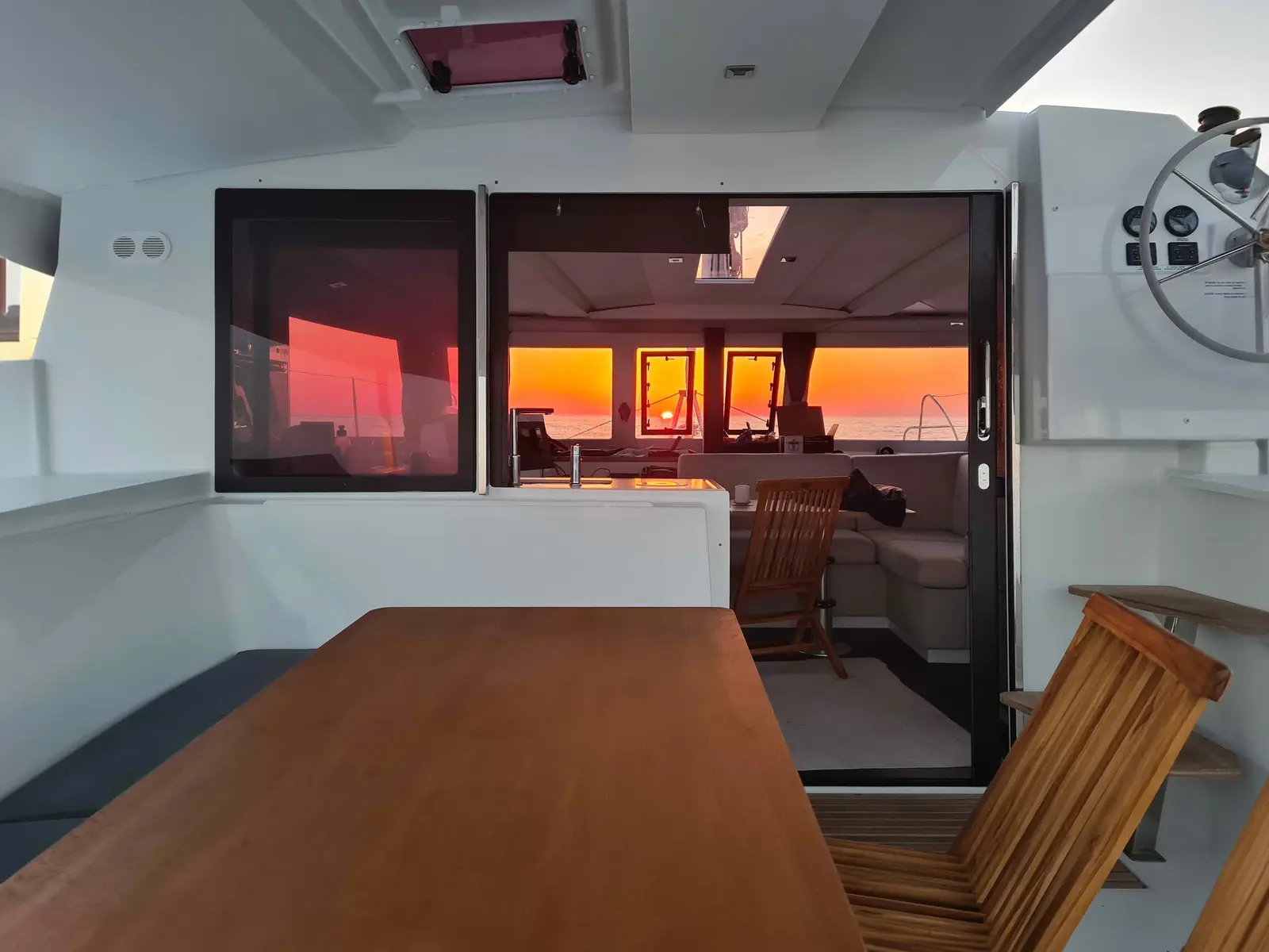 Lucia 69, Interior image