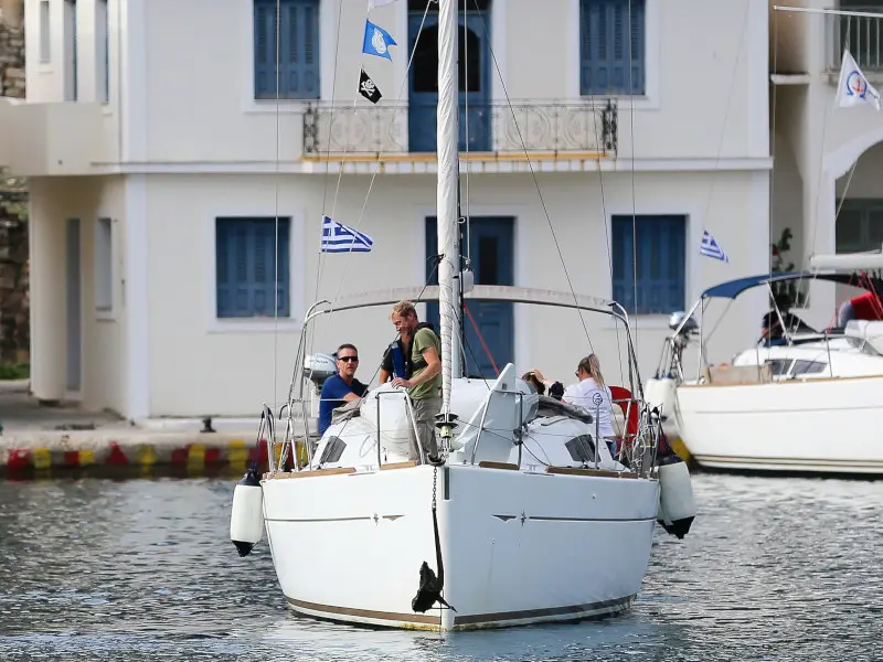 Omega, Sun Odyssey 33i