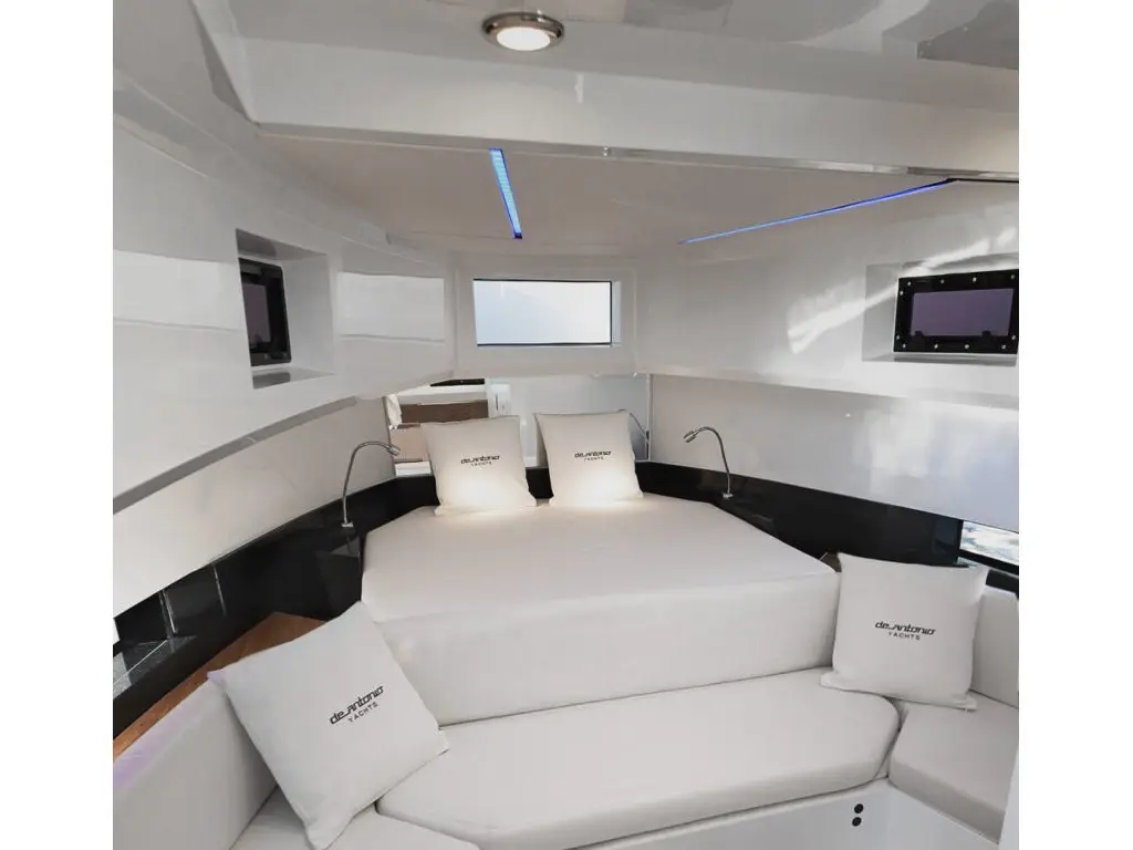 Beluga, Interior image