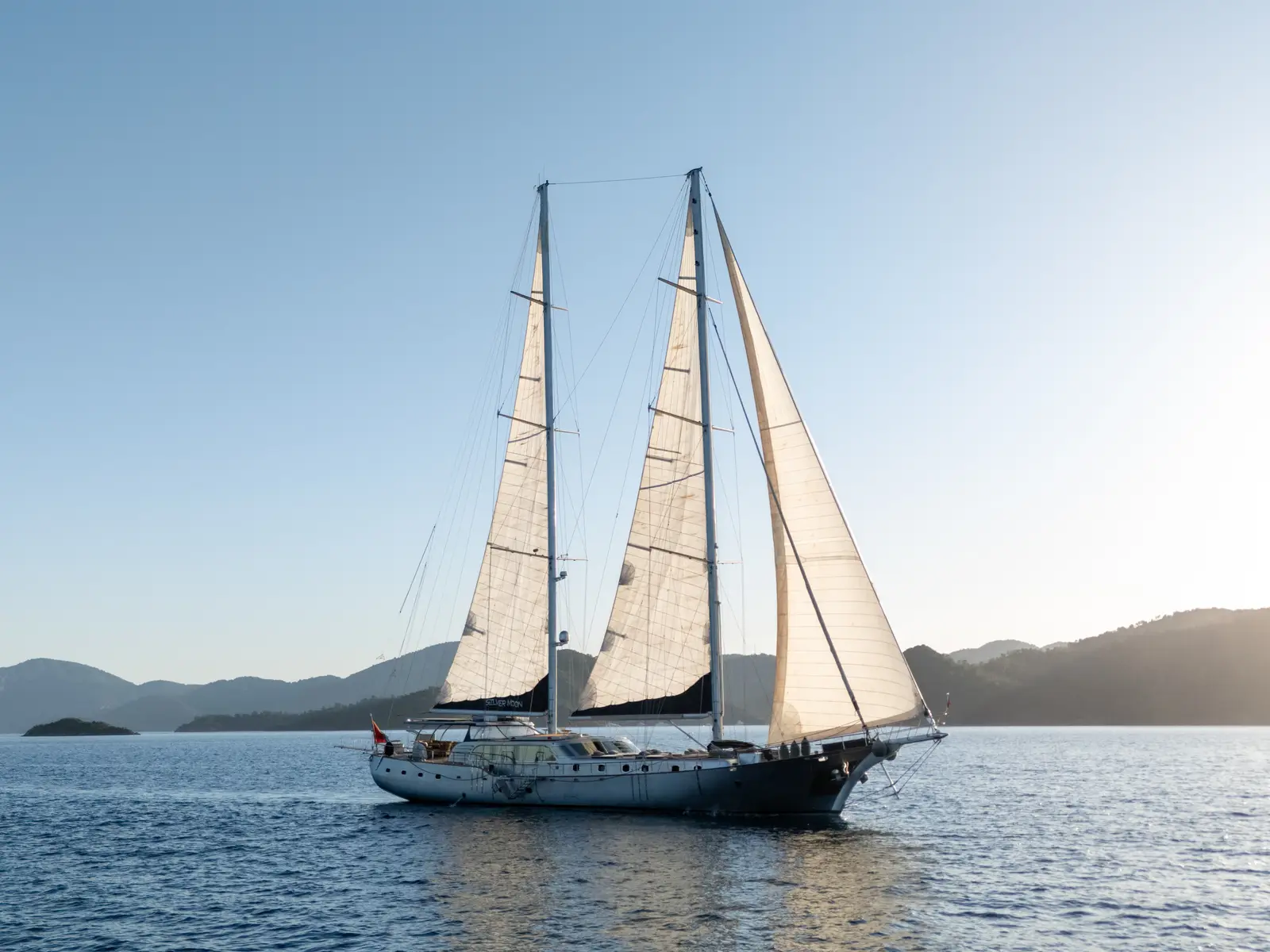SILVER MOON, Main image