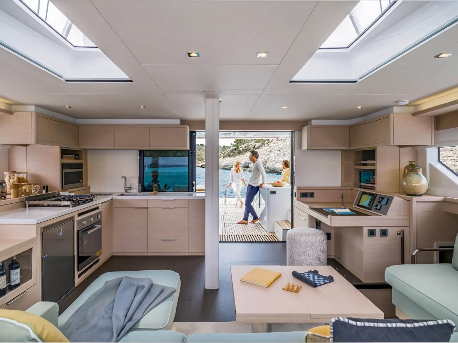 Jack, Interior image