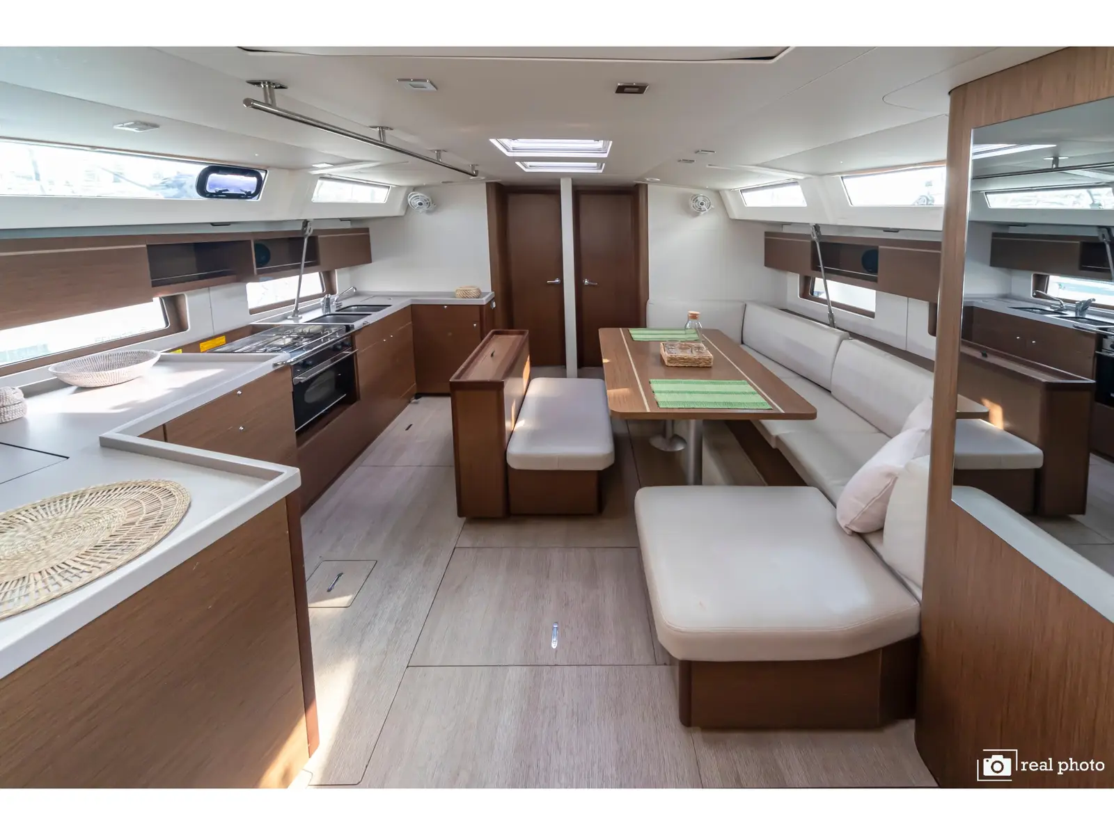 Emma - Water maker, Solar Panel, Interior image