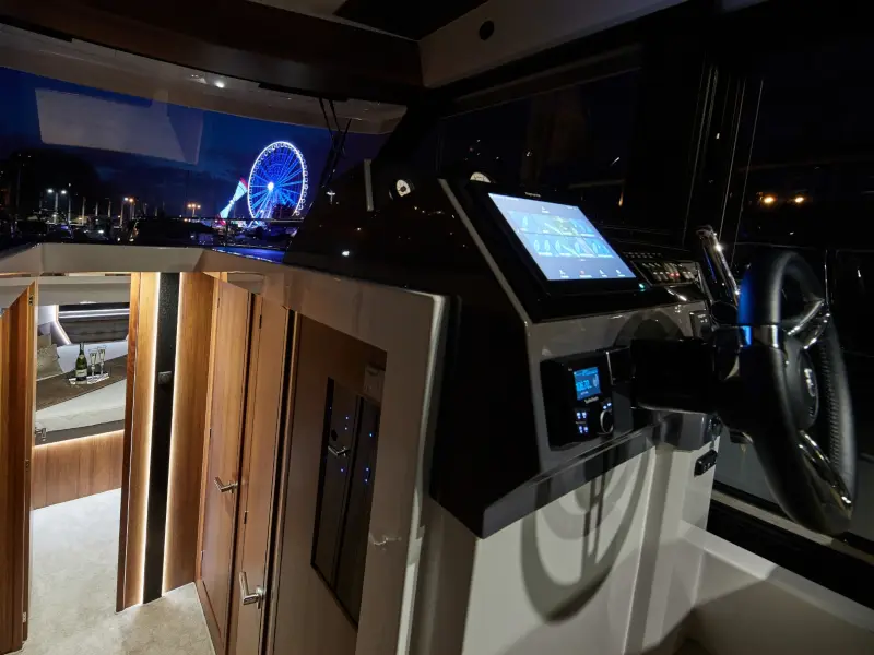 ELEGANCE FLYBRIDGE, Foto 3