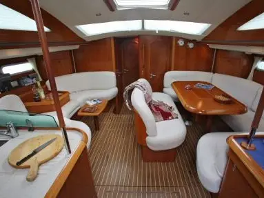 Windward Spirit, Interior image