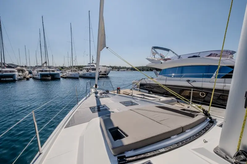 Nada, Dufour 48