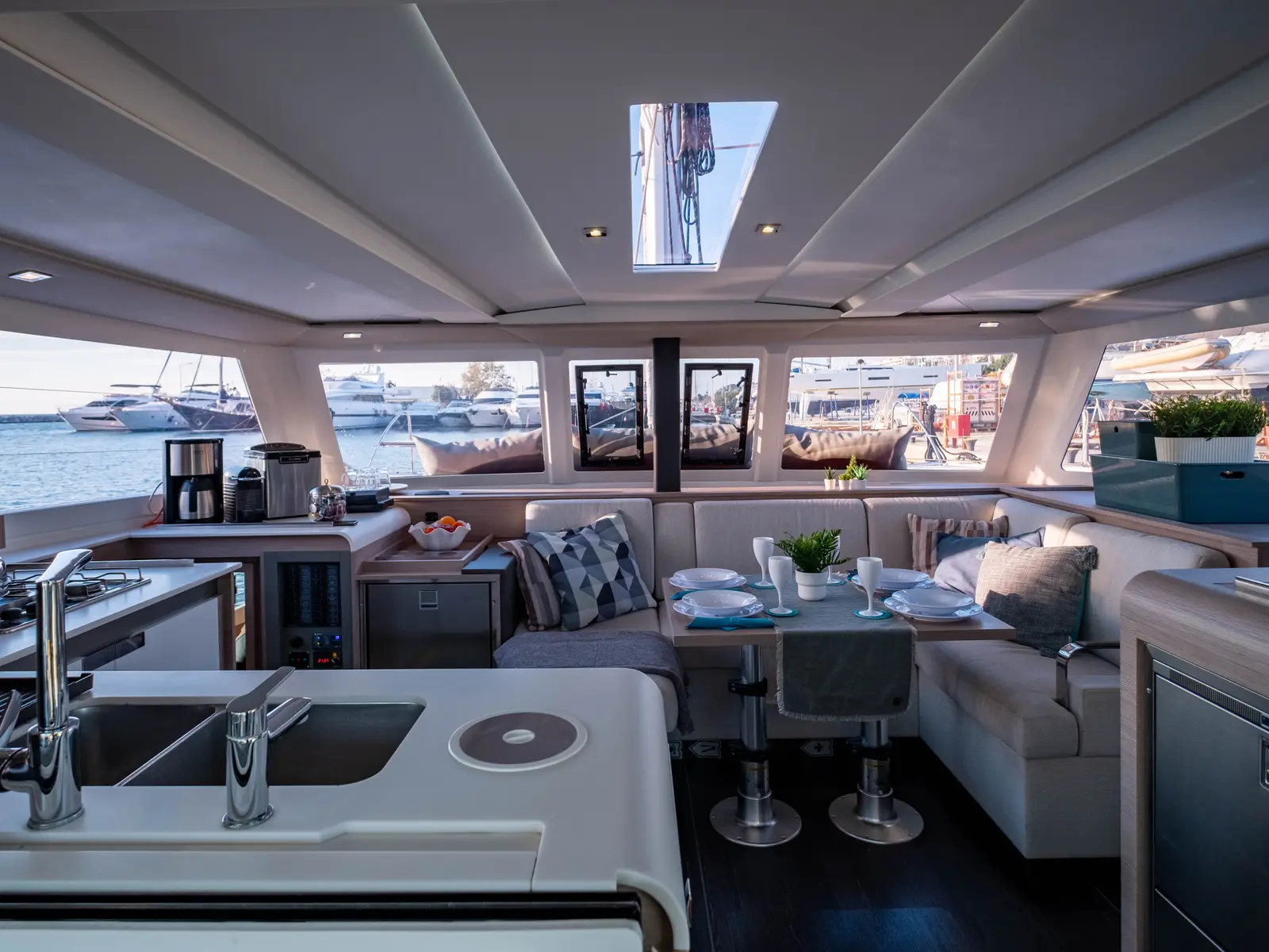Artemis , Interior image