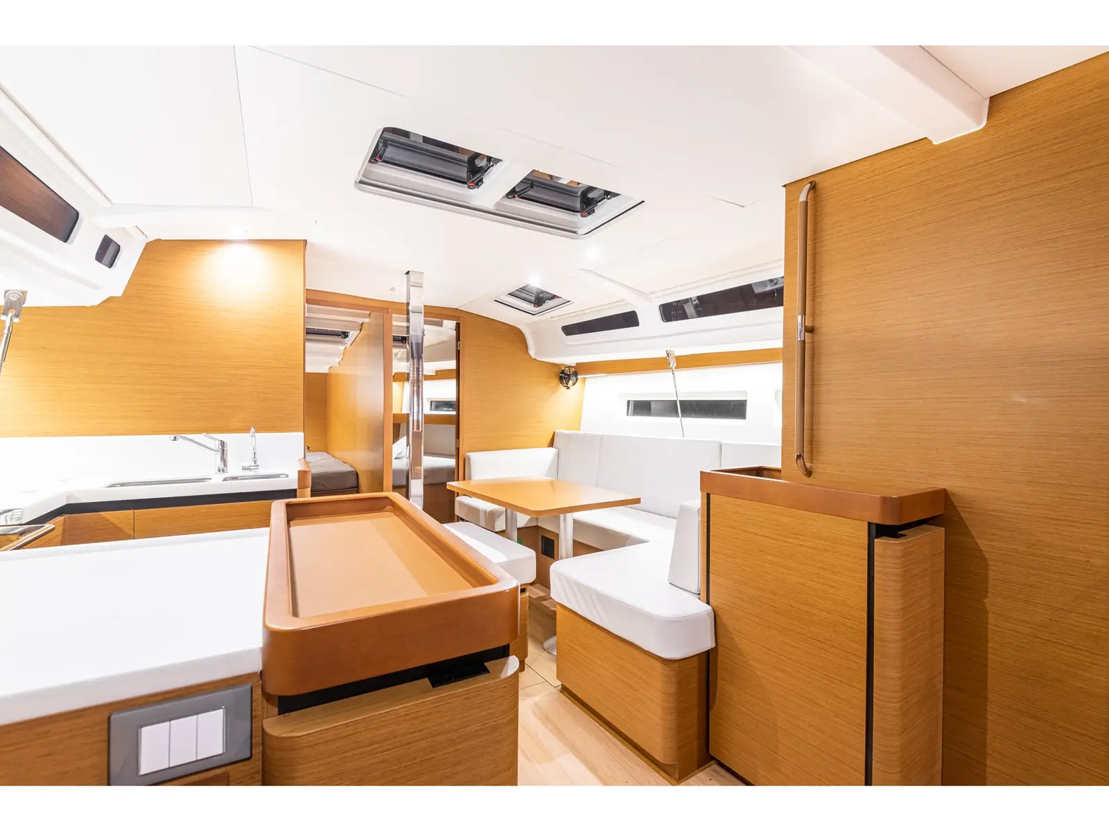 Soulmates, Interior image