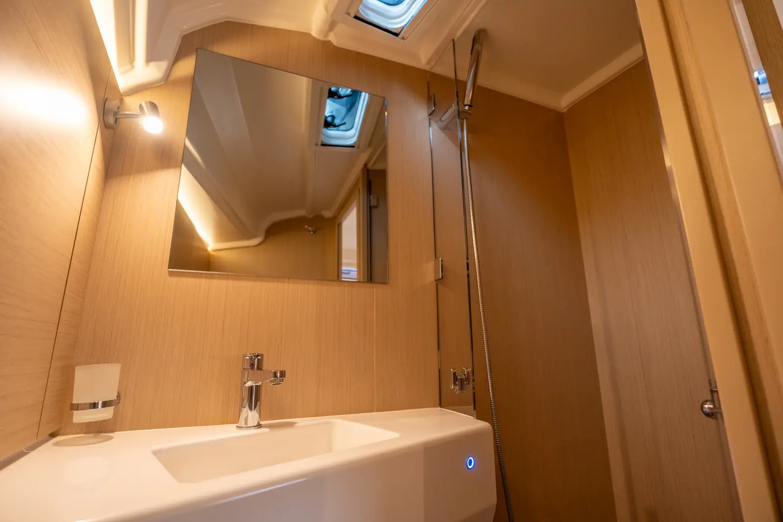 Lyra - Comfort line, Toilet