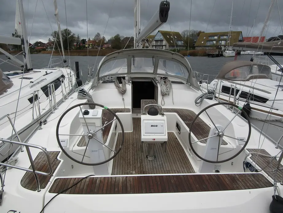 SIX, Main image