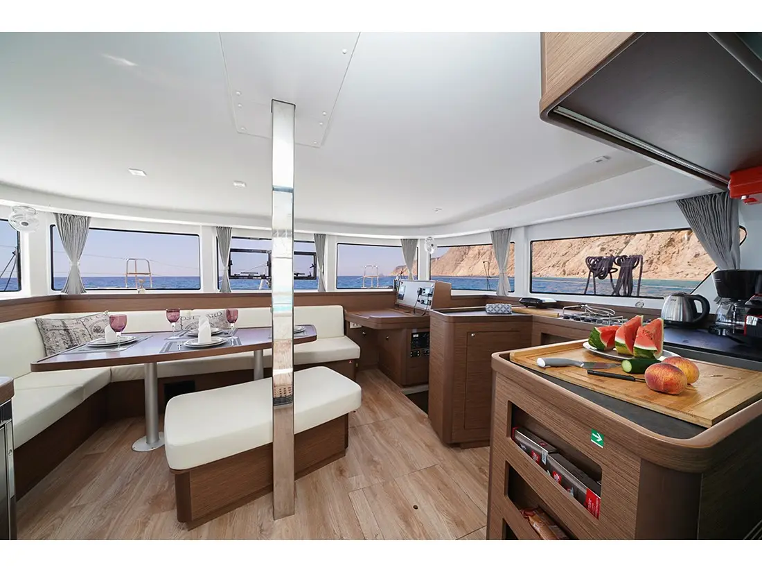 Catalina | A/C generator watermaker, Interior image