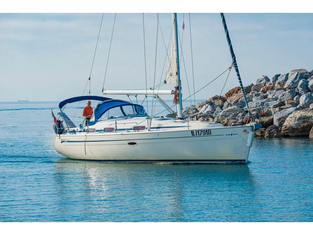 Gigiona, Bavaria 37 Cruiser