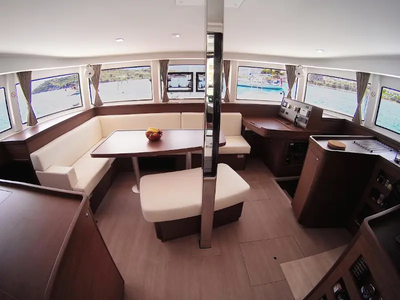 ALEXANDROS, Interior image
