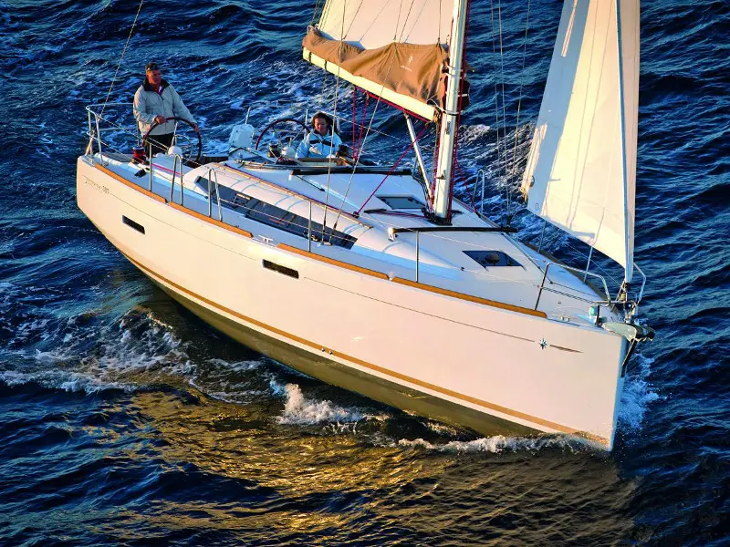 SANTANA, Sun Odyssey 389
