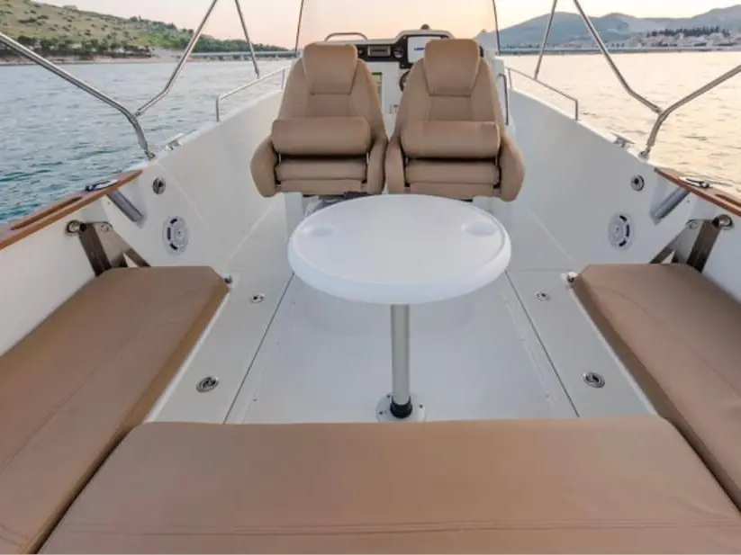 Cap Camarat, Interior image