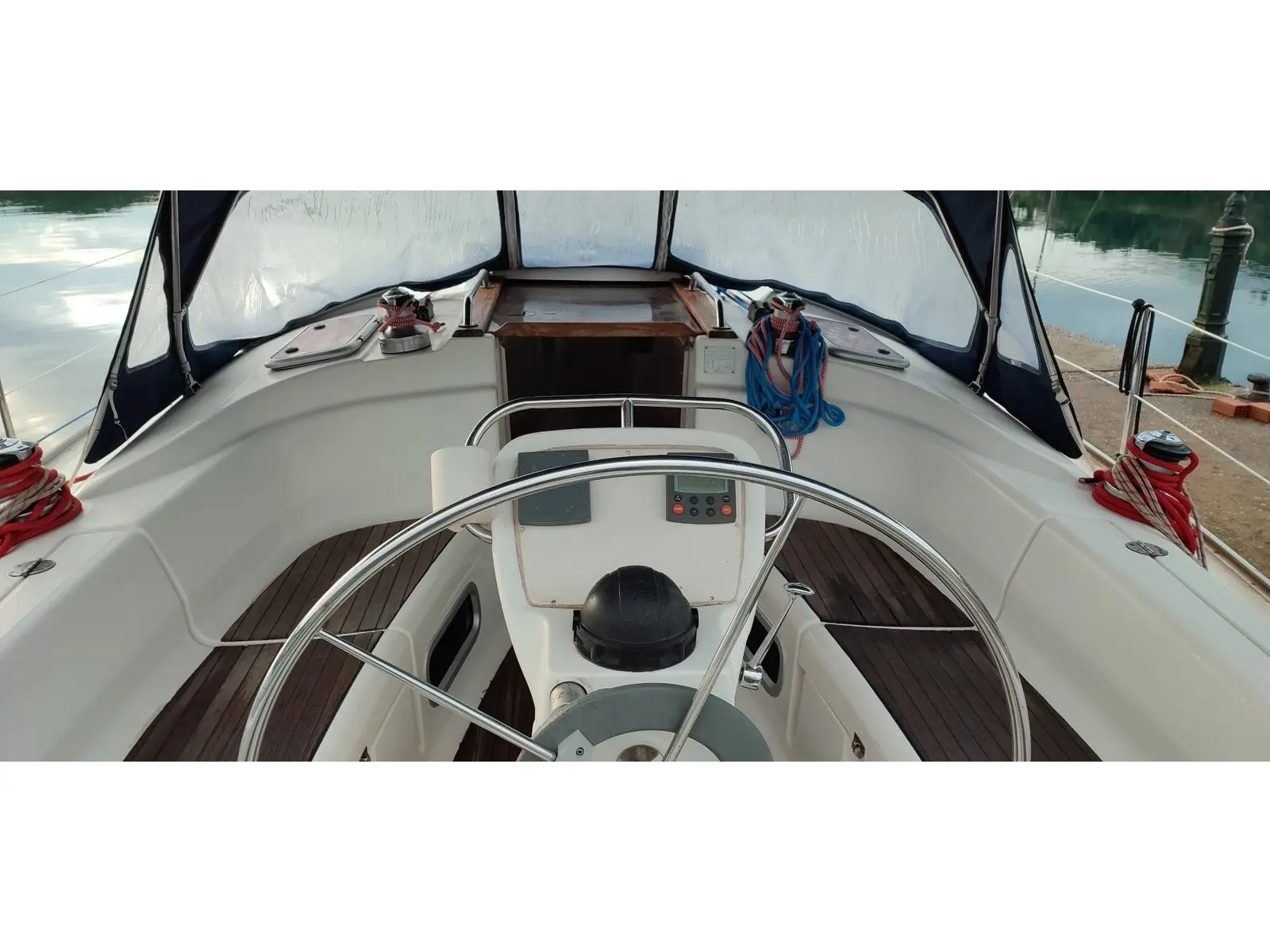 Tritonas, Interior image