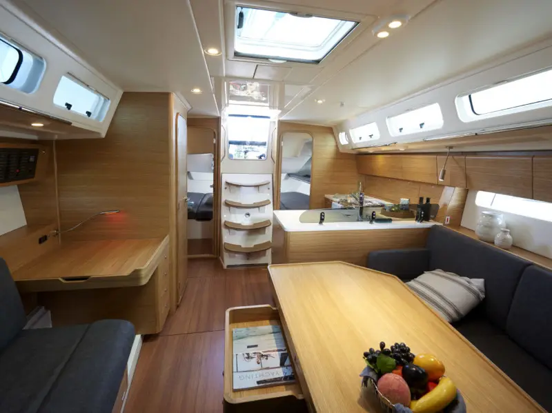 Gazelle, Interior image