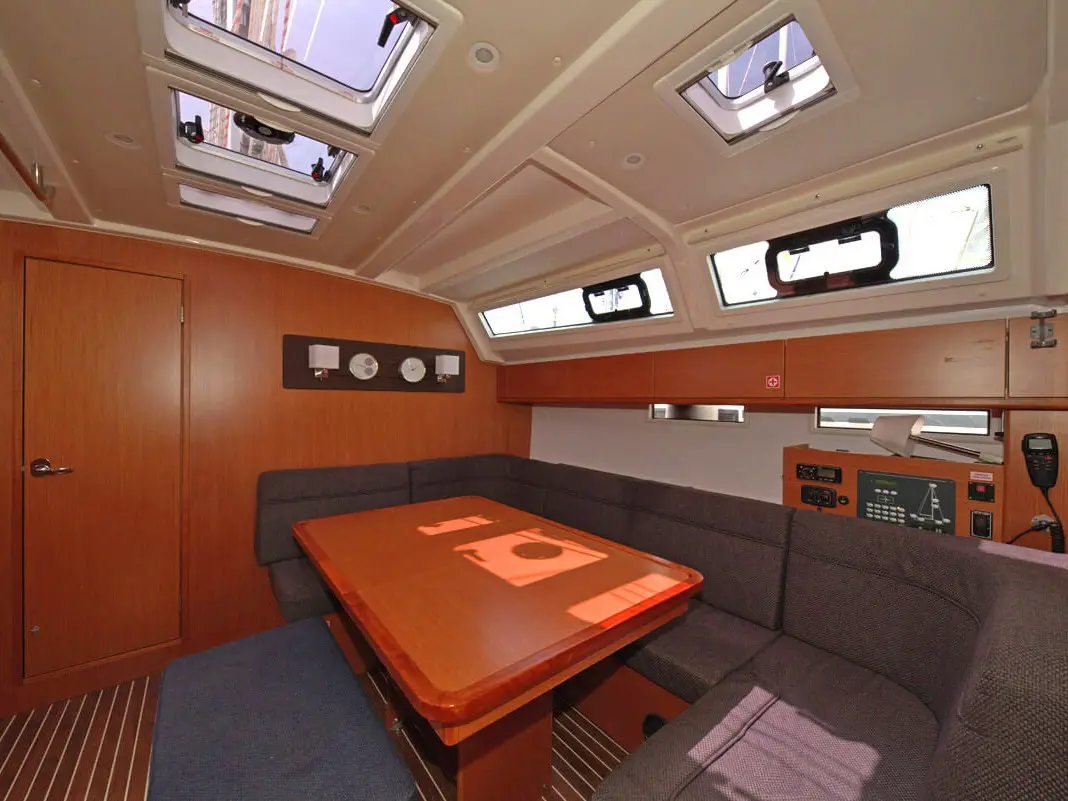 Tequila, Interior image