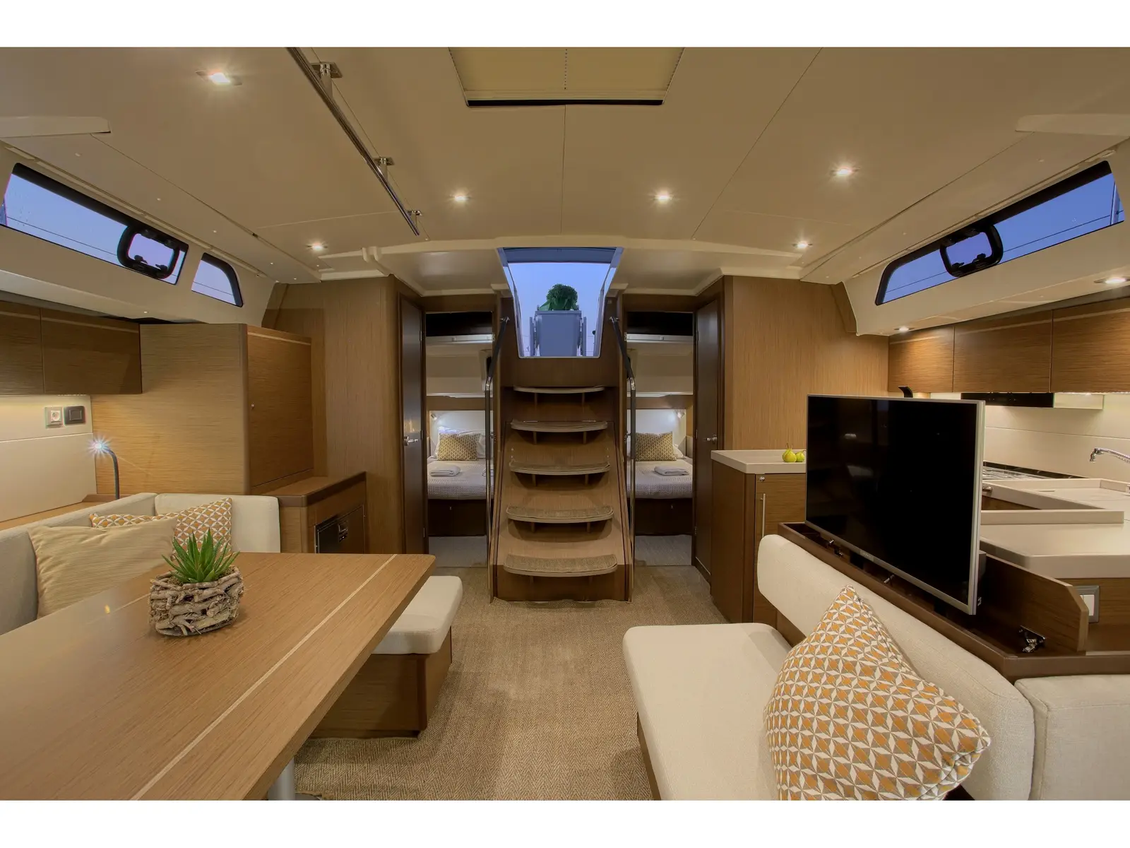 Premium +, Interior image