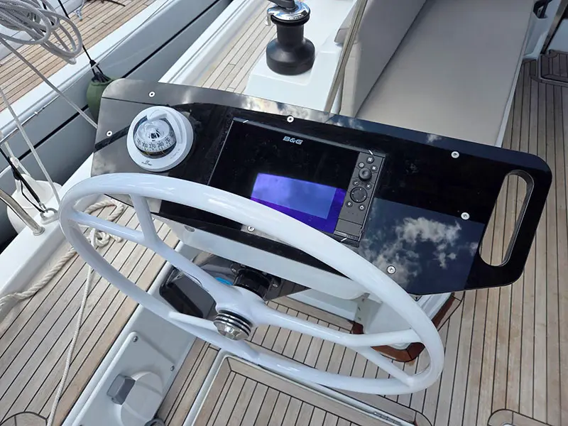 Vera, Dufour 44