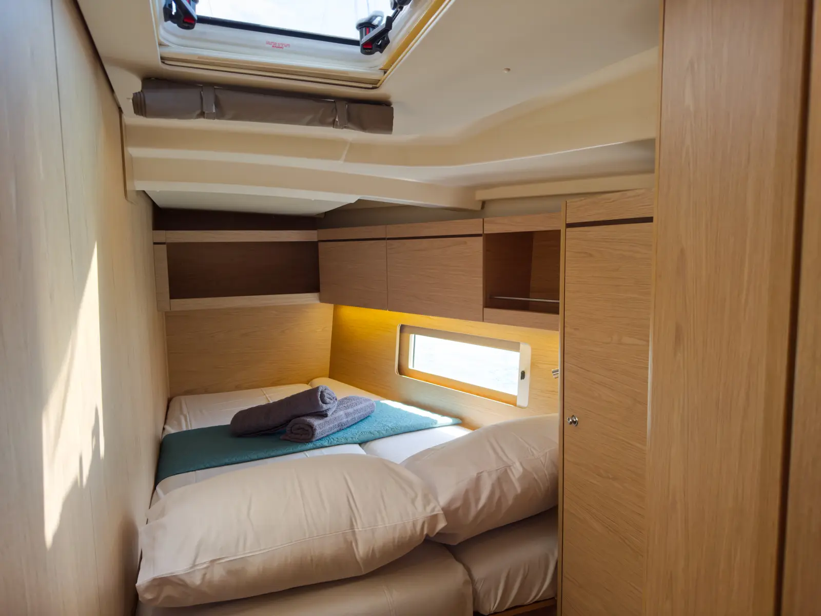Sail Away (Refit 2025 - A/C - Electric Heads), photograph 19