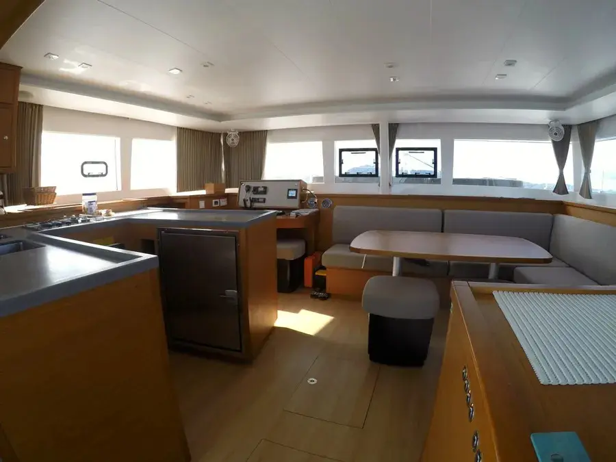 Comfort, Interior image