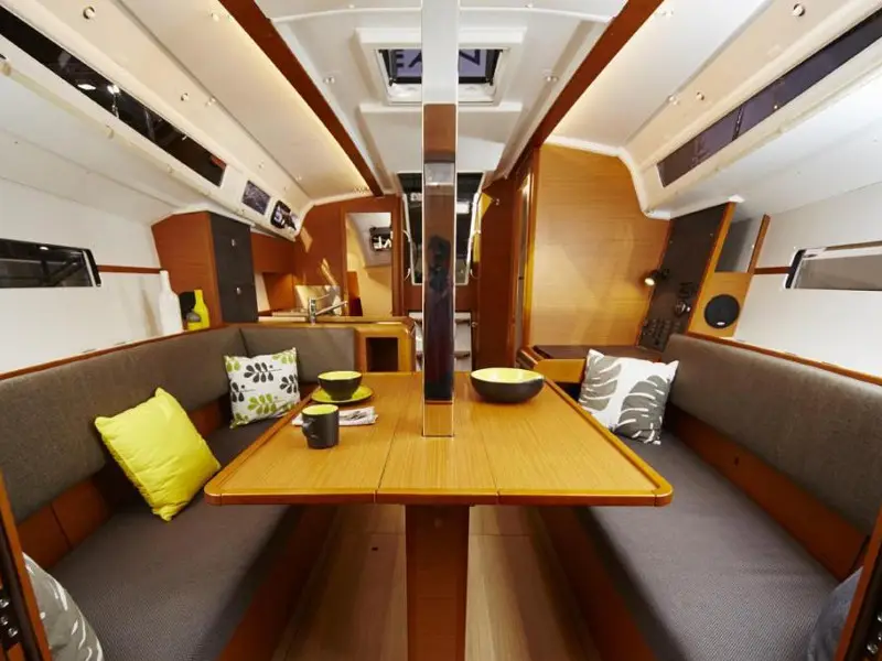 Sunsail 34- 2/1 Classic, Interior image