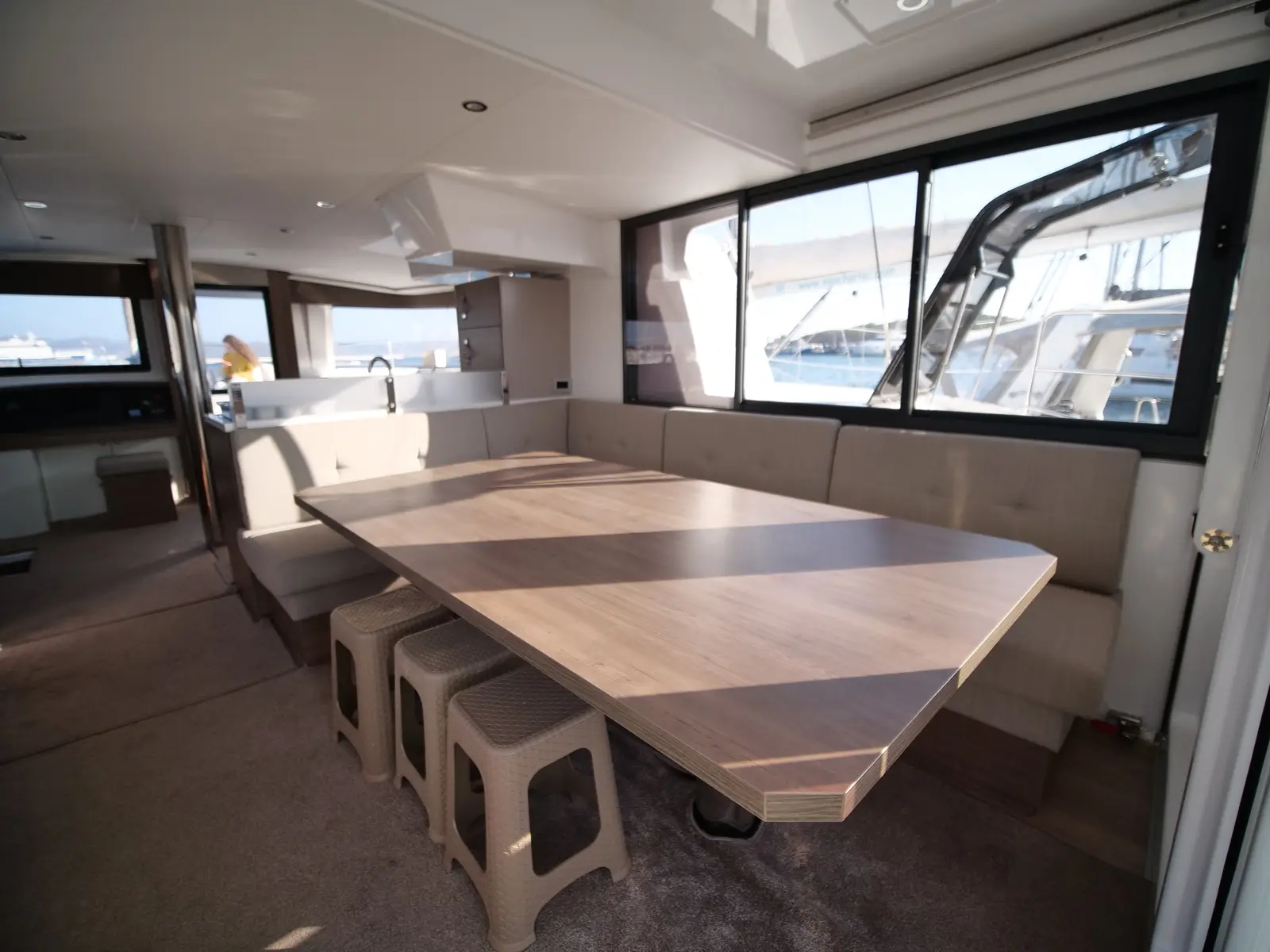 EAGLE, salon dining table