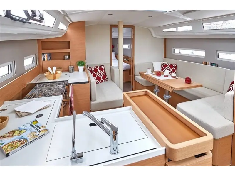 LFK-410AA, Interior image