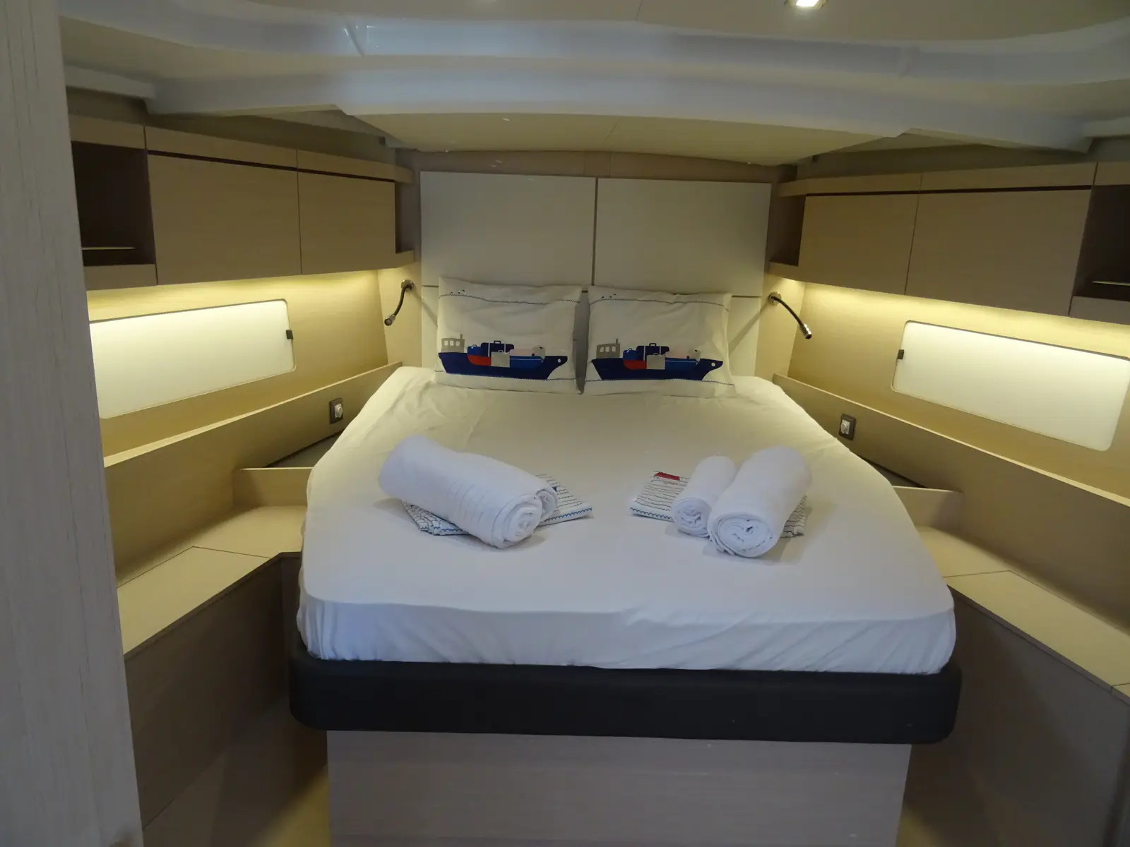 Gwennili/Owners Version, Interior image
