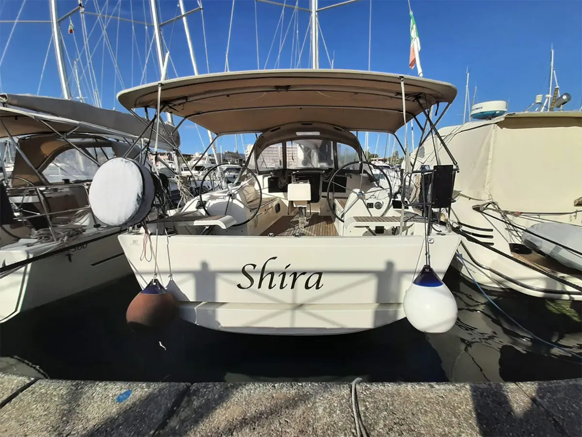 Shira, Main image