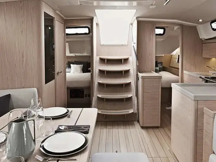 Sunsail 46 Mon Classic, Interior image