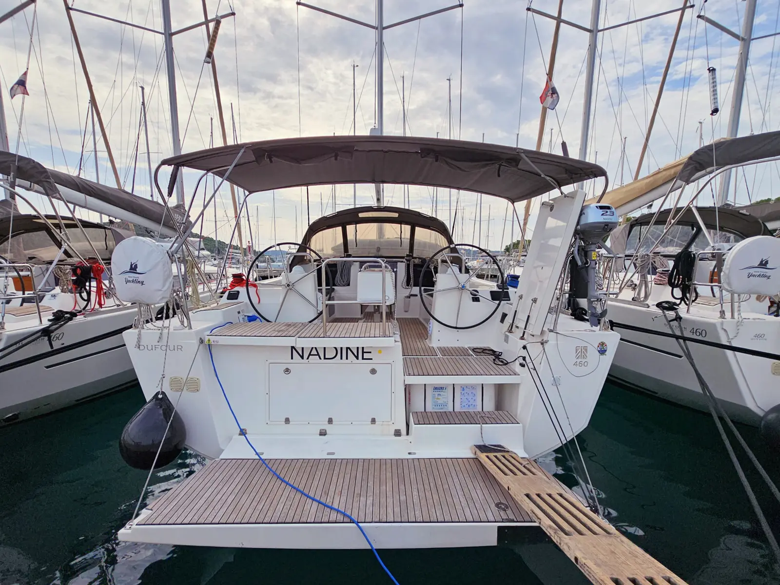 Nadine AC/Gen, Main image
