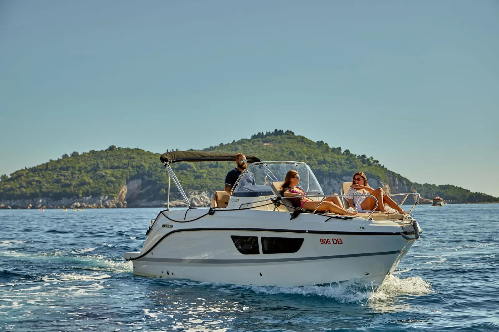 Quicksilver 805, photograph 7