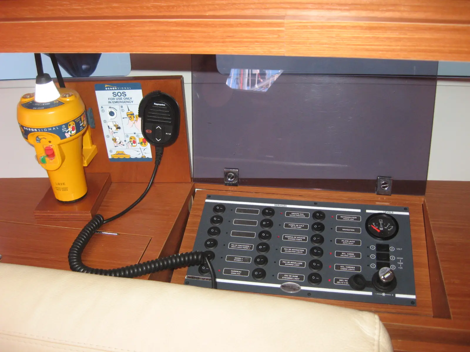 Delta, photograph 9