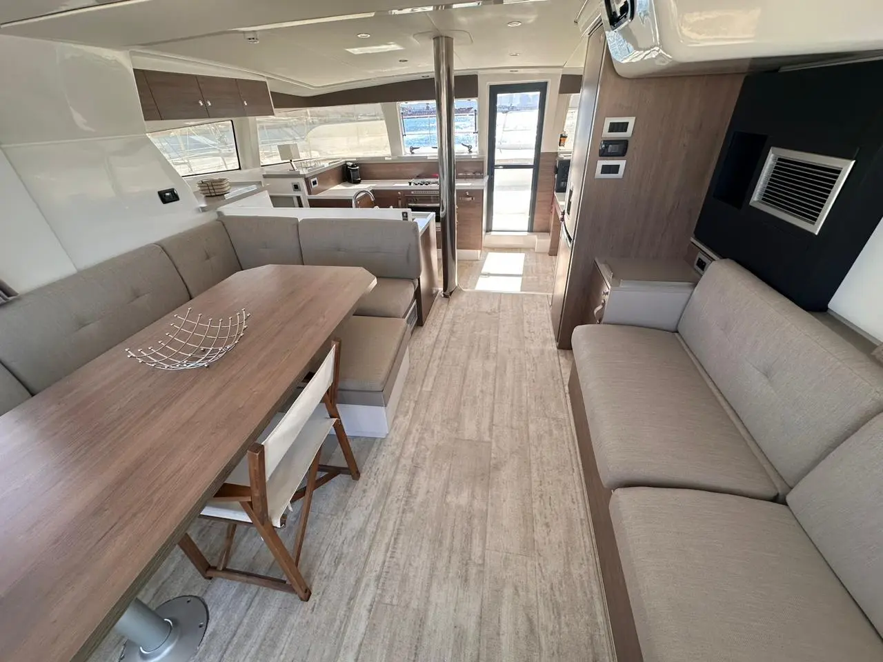 JULIA, Interior image