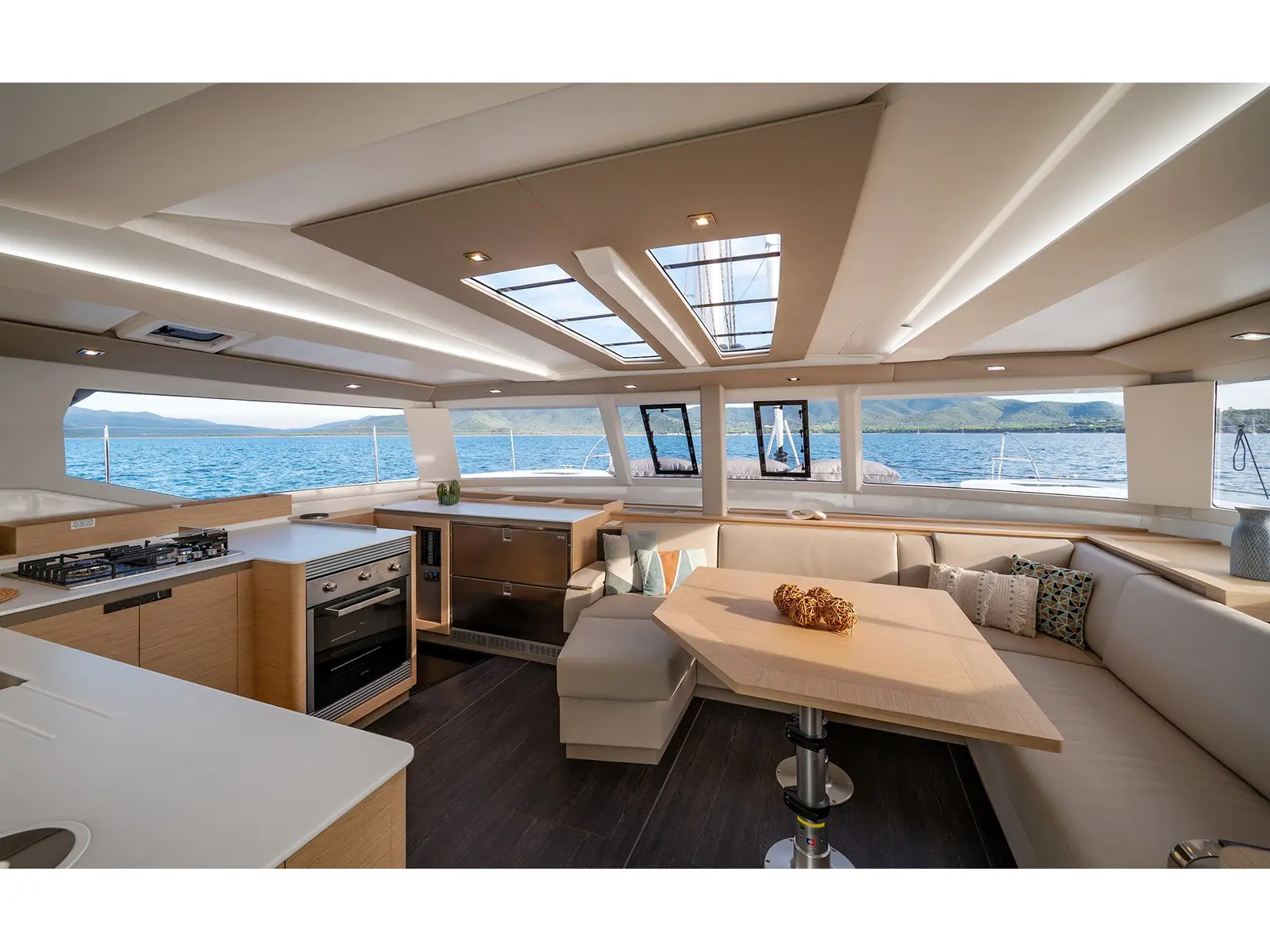 Elsa - A/C, Generator, Water maker, Interior image