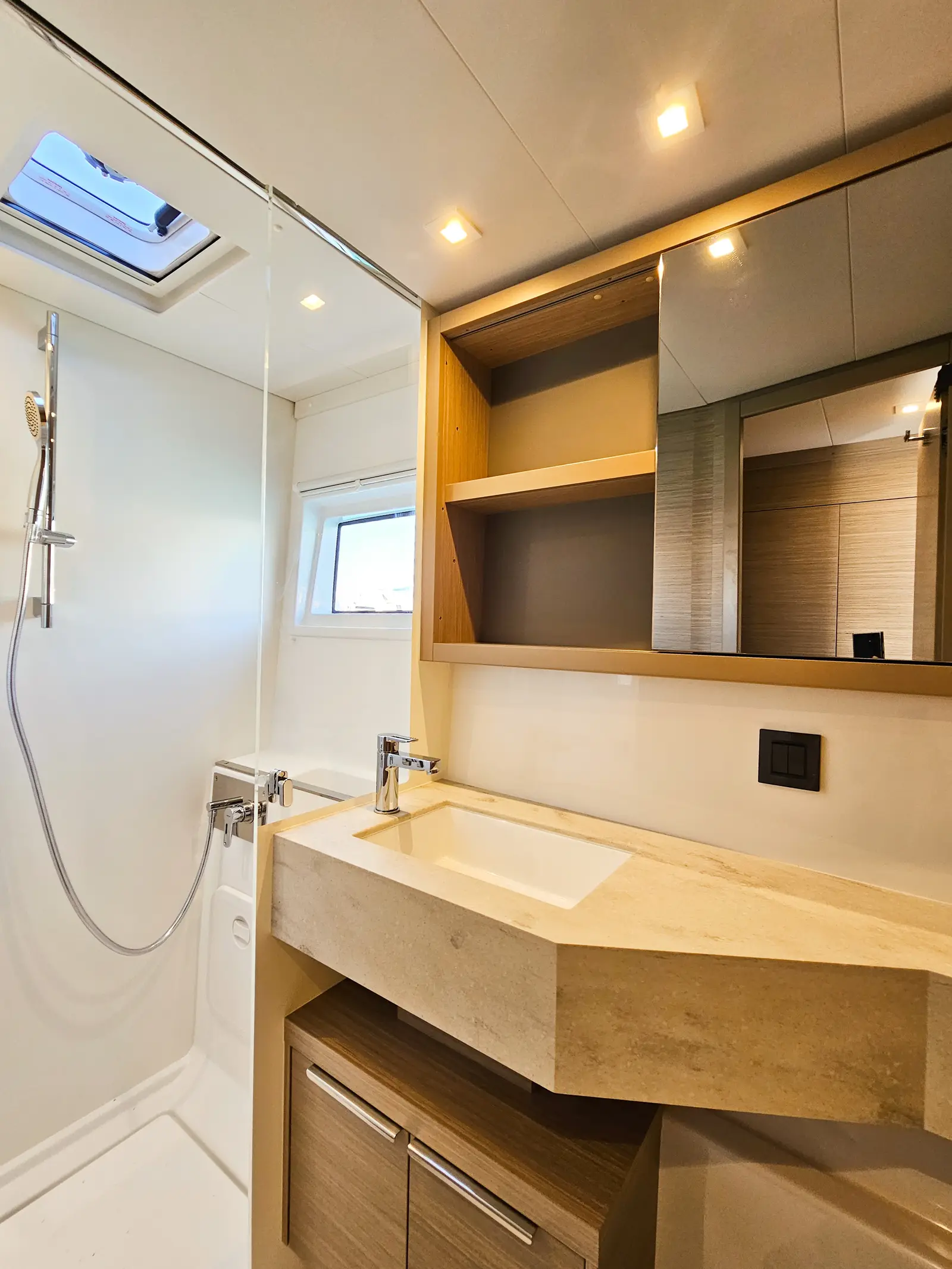 Galeb, wc