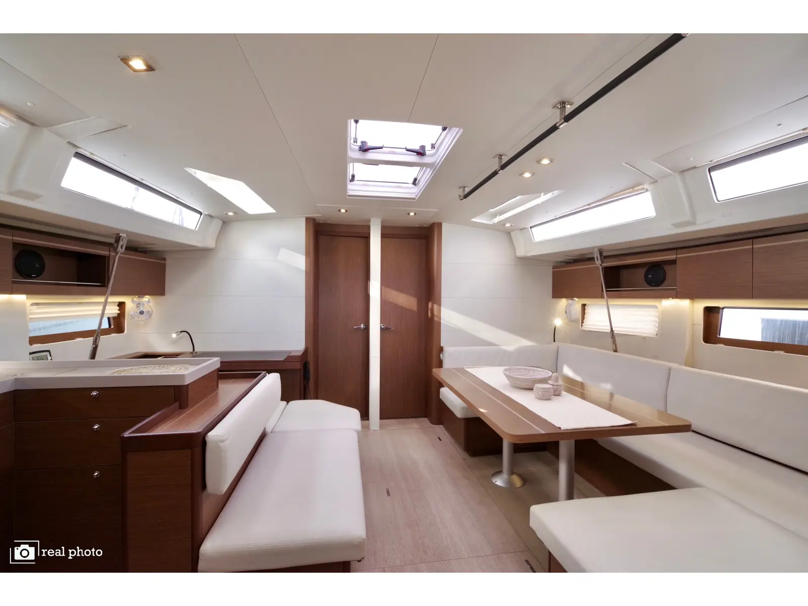 Jack - Water maker, Solar Panel, Interior image