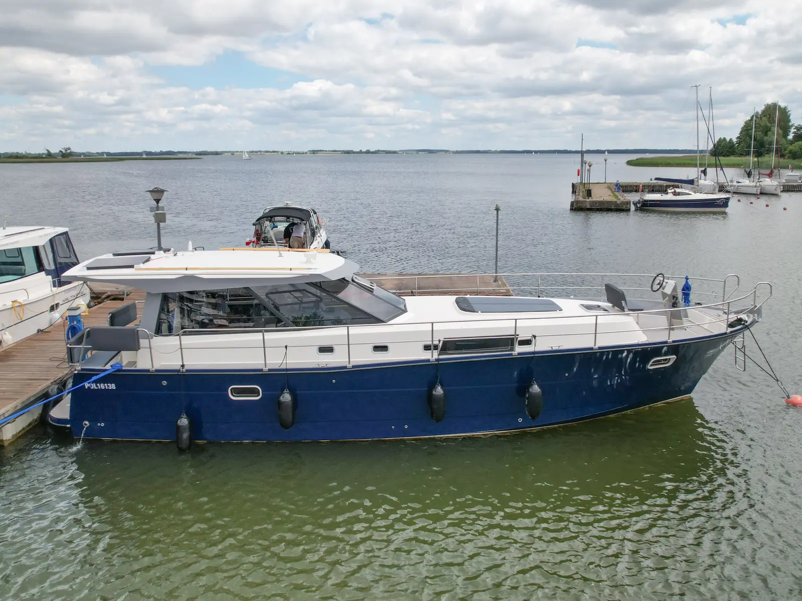 Nautika 1300 Royal, Nautika 1300