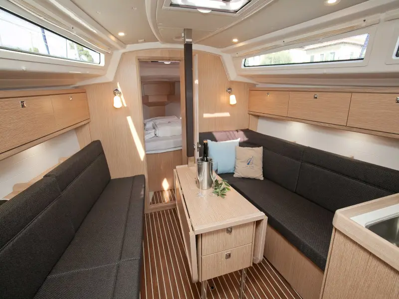 COOKIE, Interior image