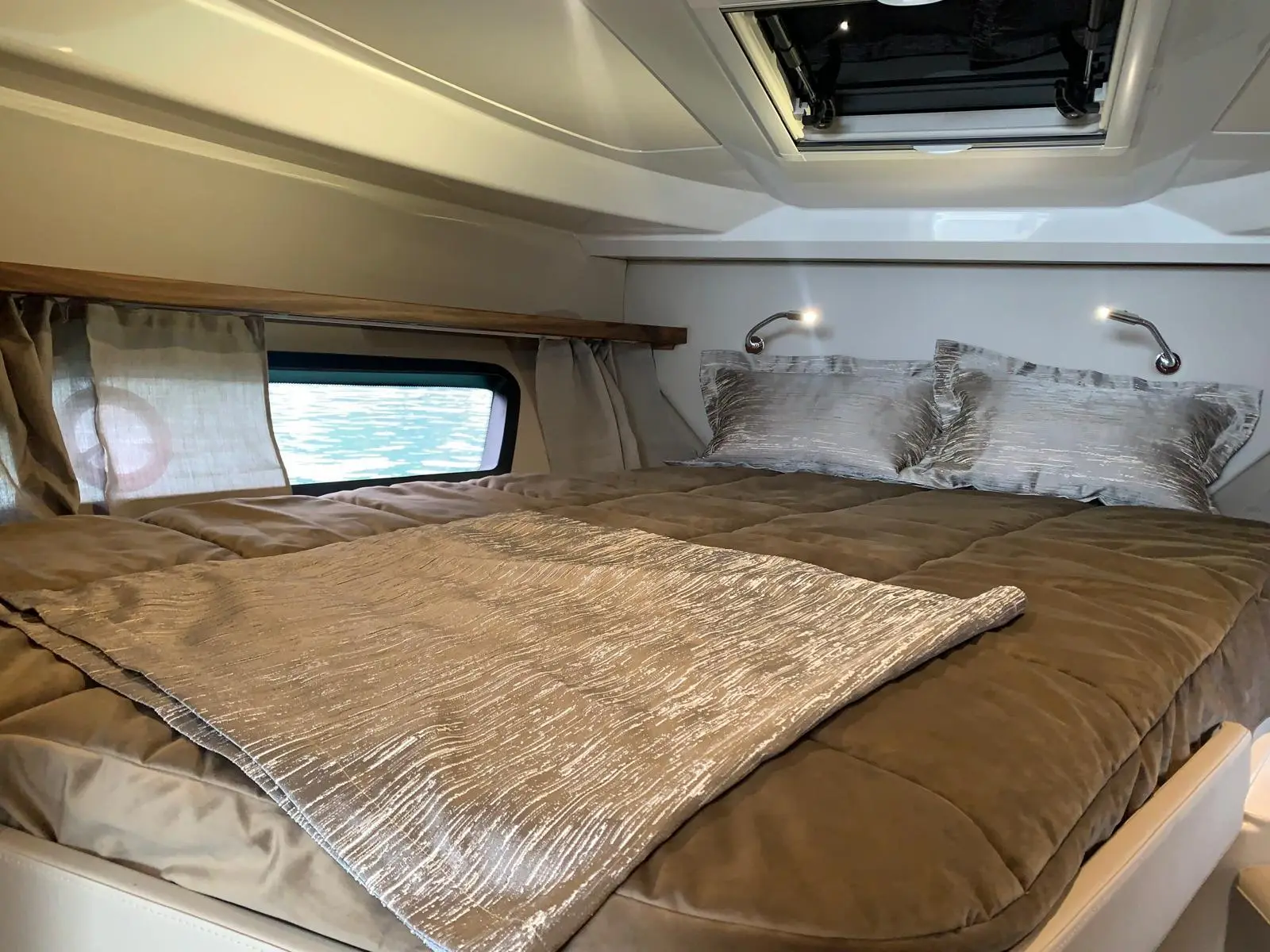 OHANA, main cabin