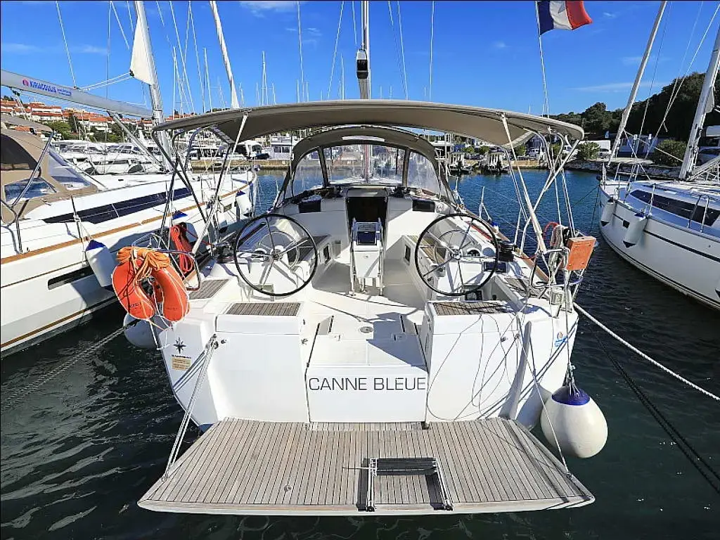 CANNE BLEUE, Sun Odyssey 449