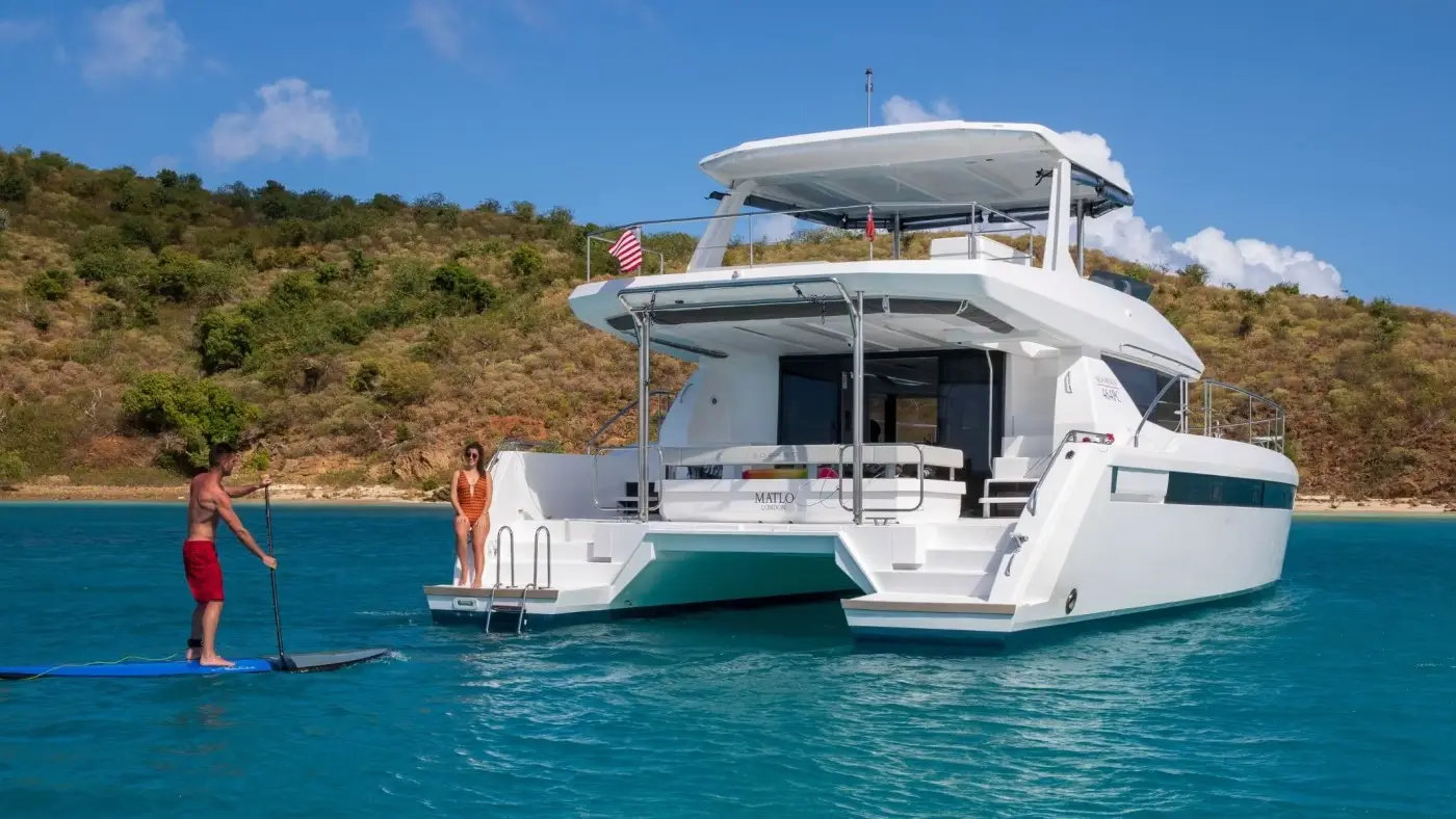 Moorings 464PC Exclusive Plus, photograph 3