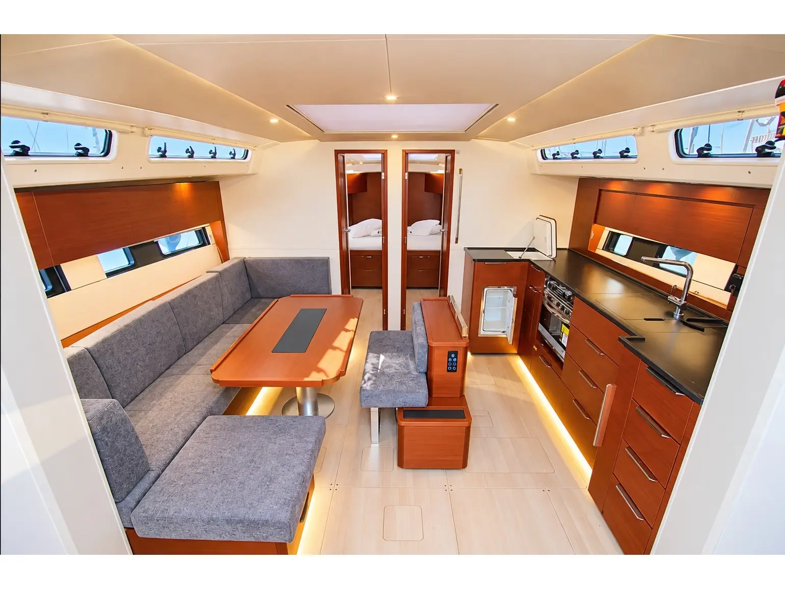 Captain K, Interior image