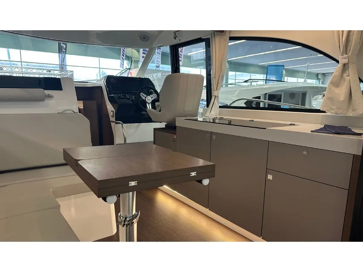 PERISKA, Interior image